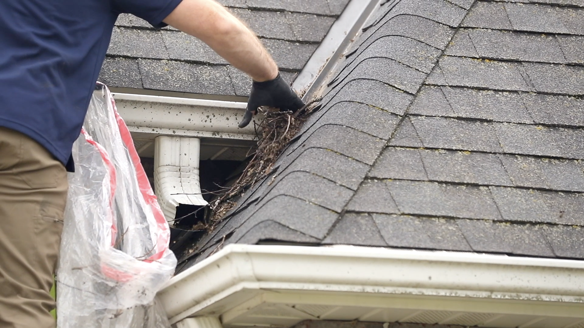 Gutter cleaning on a home in Watseka, Illinois