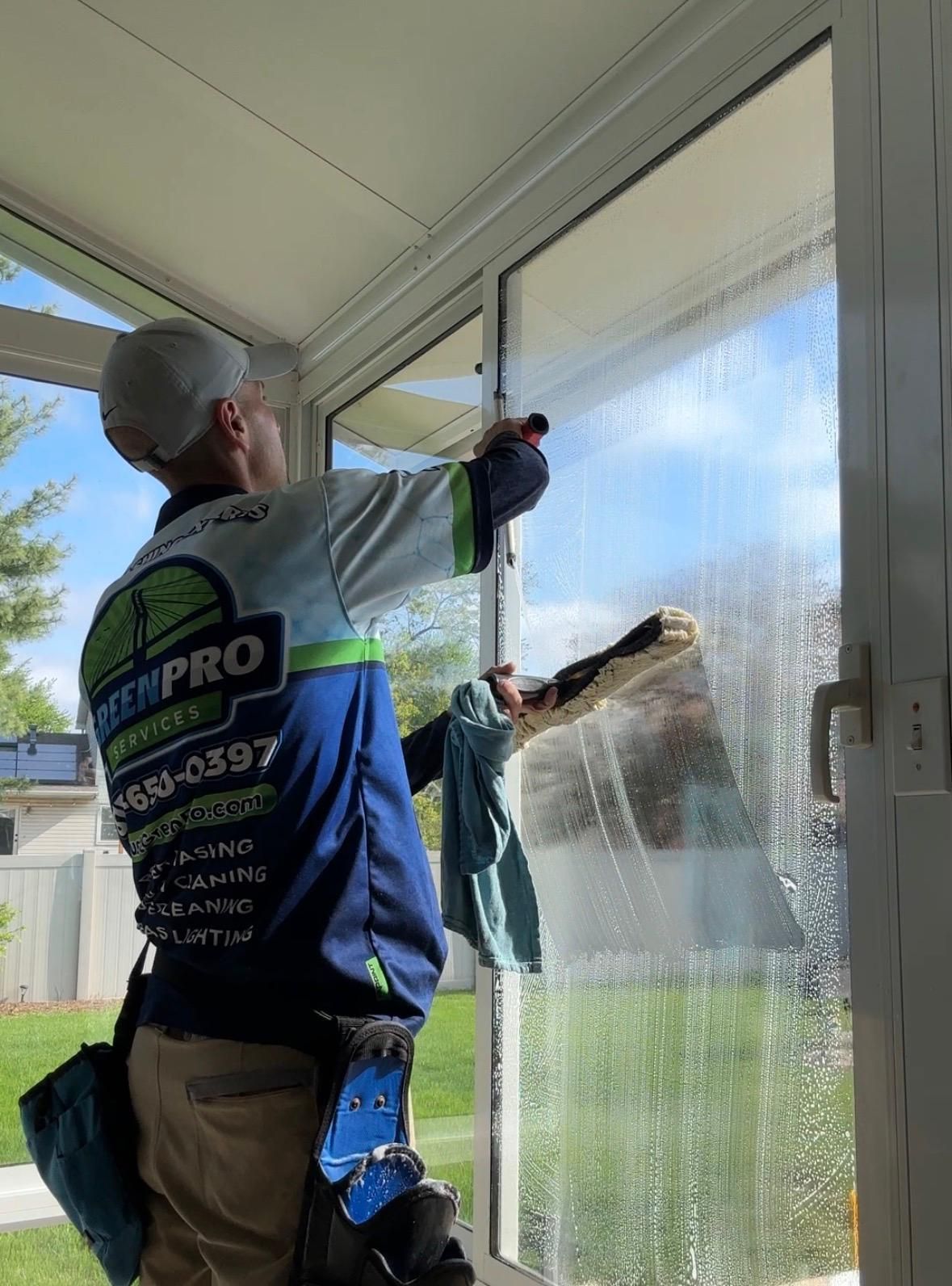 Sunroom window cleaning in Bourbonnais, Illinois