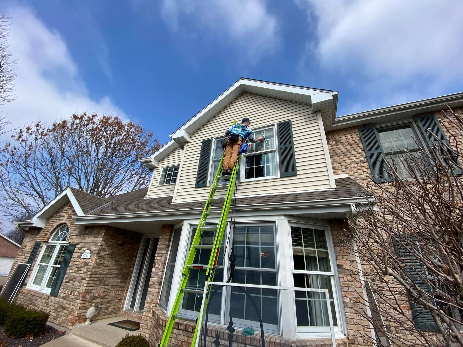 Commercial window cleaning in Kankakee, Illinois