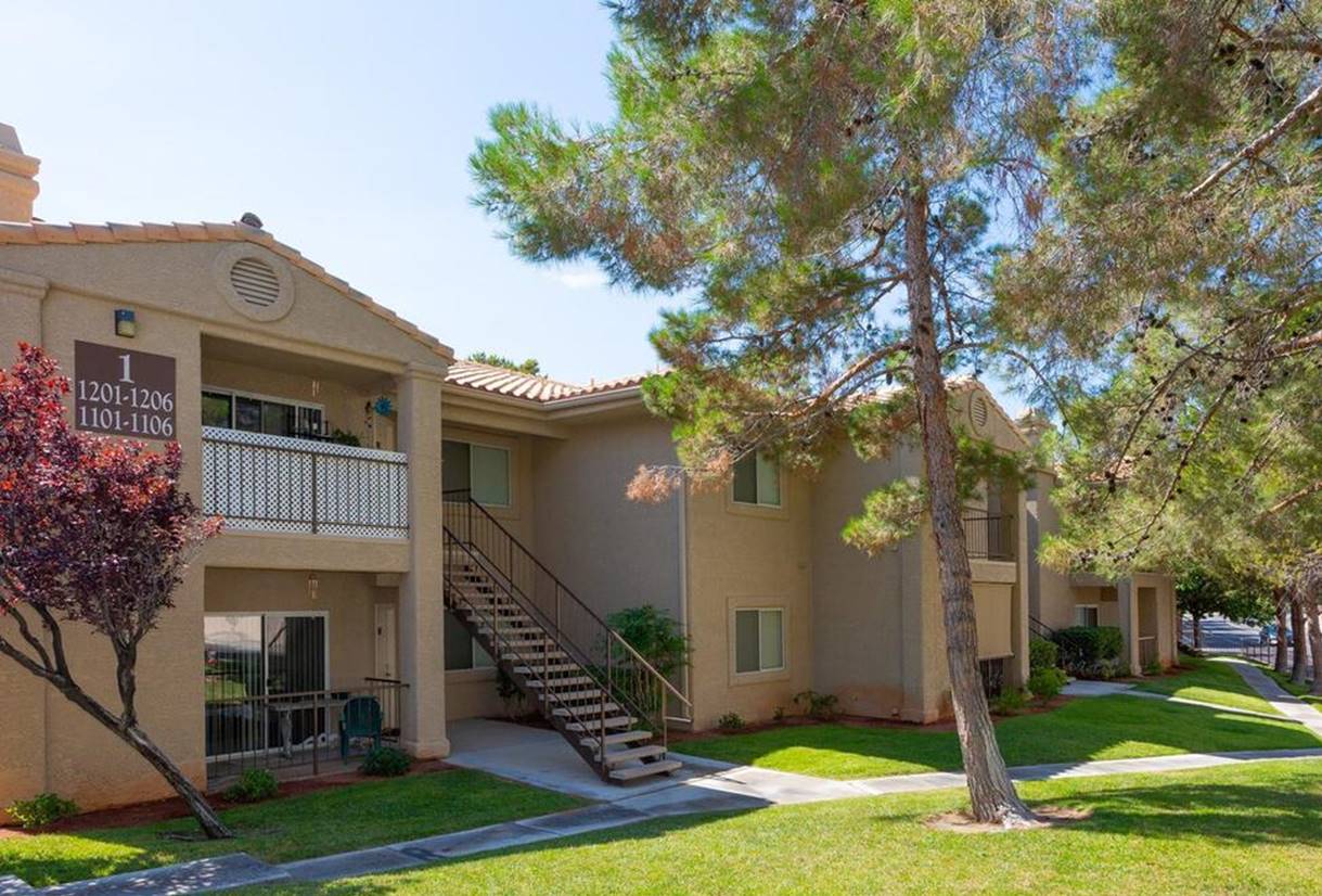 The Pines Apartments (Henderson)