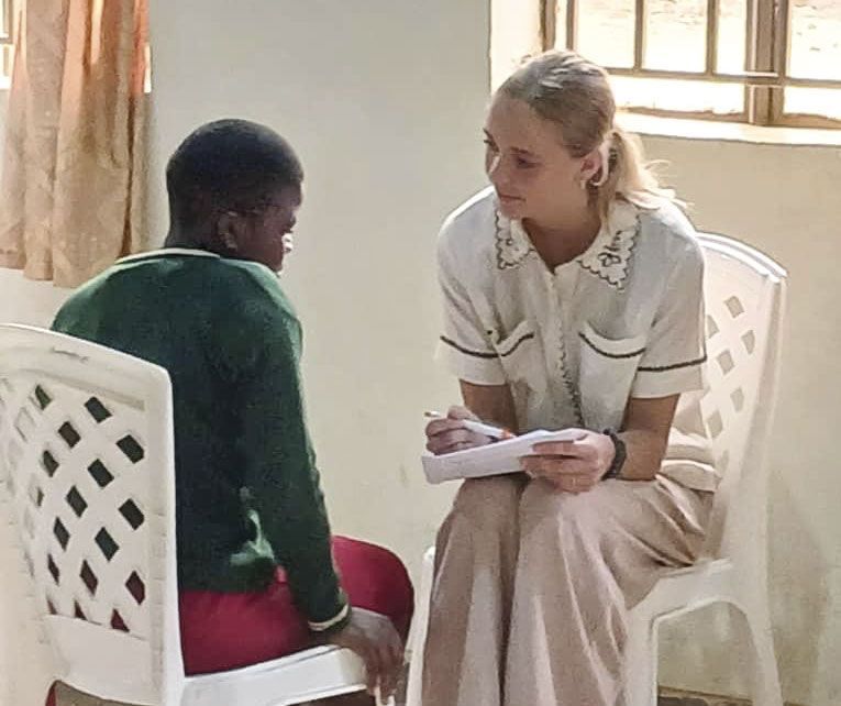 Female FVL student interviewing a local, as part of the Meros Project 
