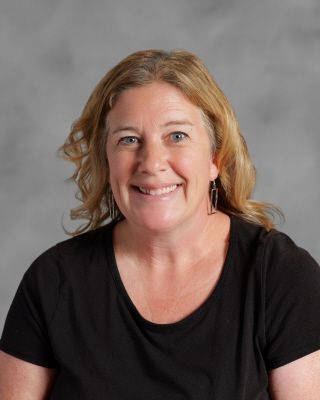 Smiling headshot of Laurie Siemek