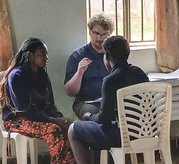 Male FVL student interviewing two locals, as part of the Meros Project