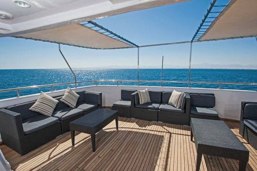 Esterno yacht