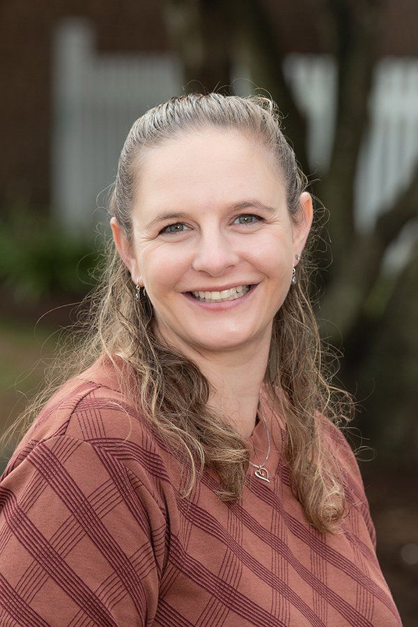 Esther Sienknect, Primary Guide