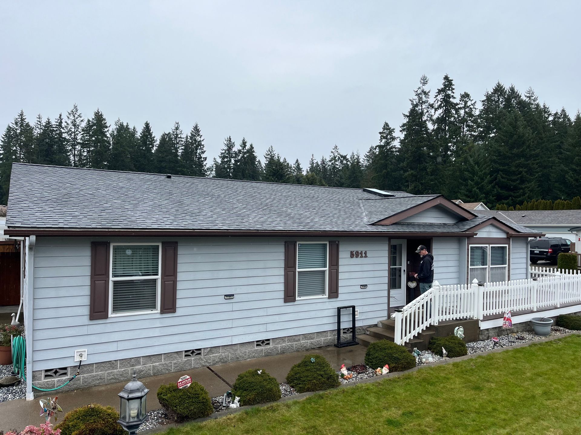 New job install!
Puyallup. Pabco Premier Pewter Grey, Washington Cedar , McLendons, Builders First Source, Arrow Lumber