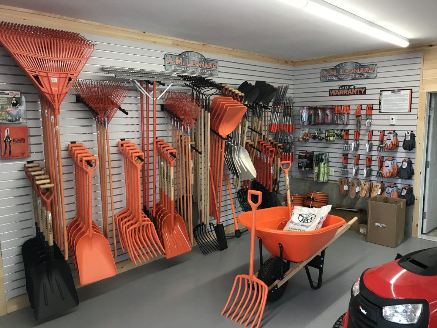 A.M. Leonard Gardening Tools | Landscape Supply Center | ME
