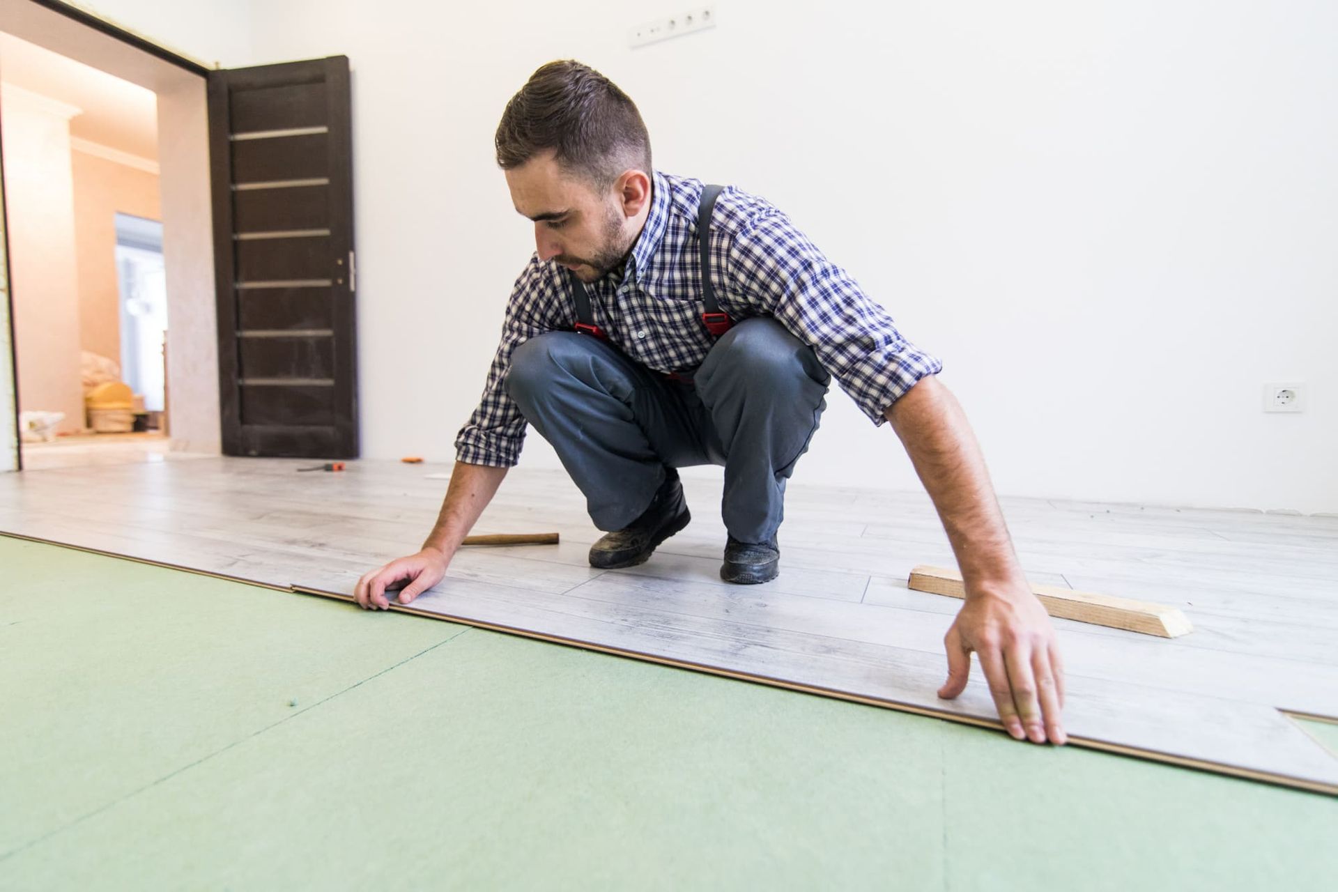 Laminate flooring over tile floor