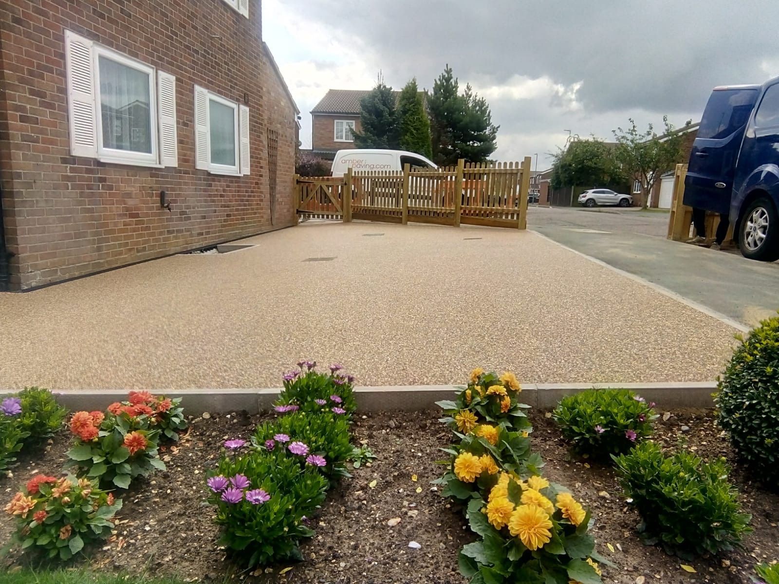 Beautiful buff resin driveway installation completed and installed in Dunstable