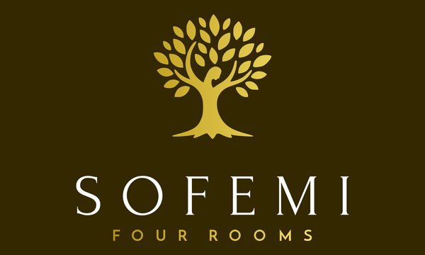 Logo di Sofemi Four Rooms con un emblema ad albero dorato su sfondo marrone scuro.