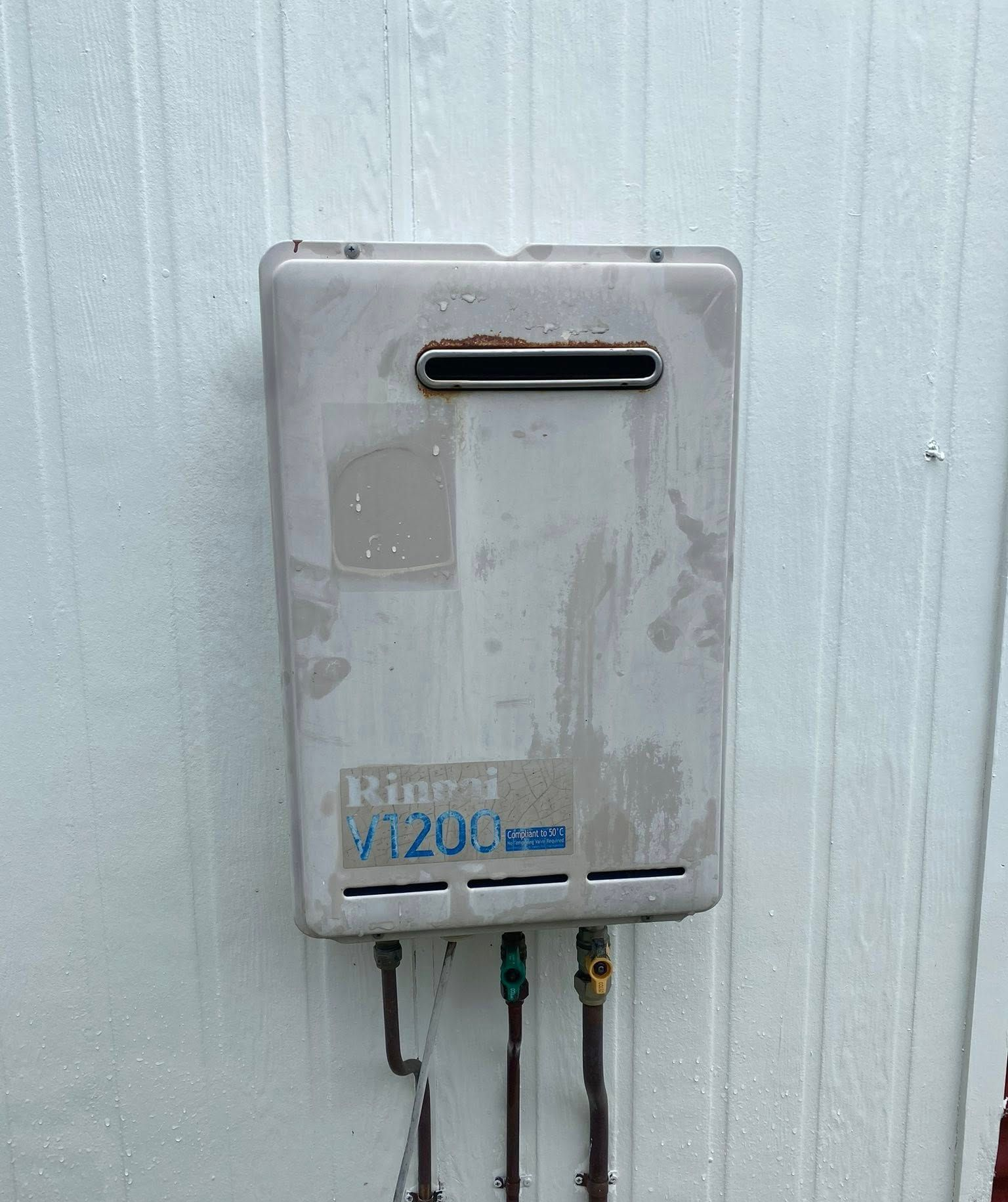 Gas hot water servicing Dundathu
