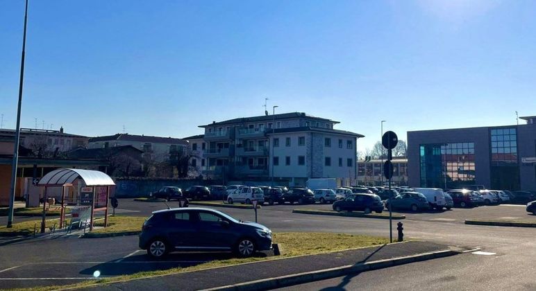 Costruzioni a Legnano di edifici commerciali.