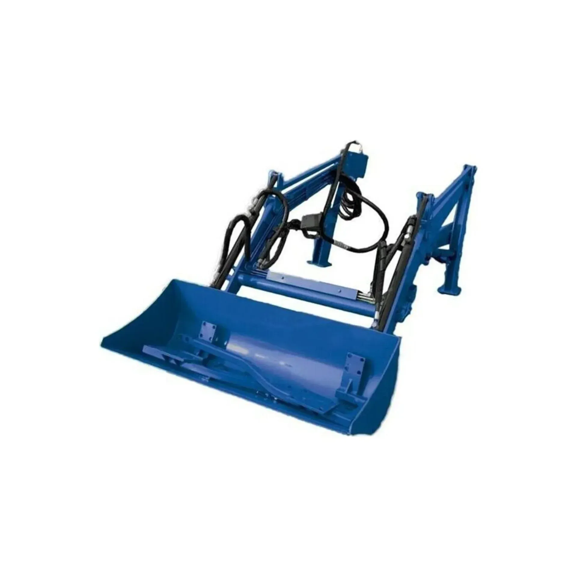 Un cubo azul adjunto a un tractor sobre un fondo blanco.