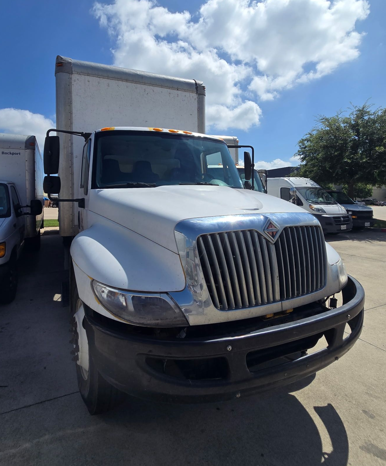Fleet vehicle windshield replacement in Austin, TX Fleet vehicle windshield replacement in Austin, TX