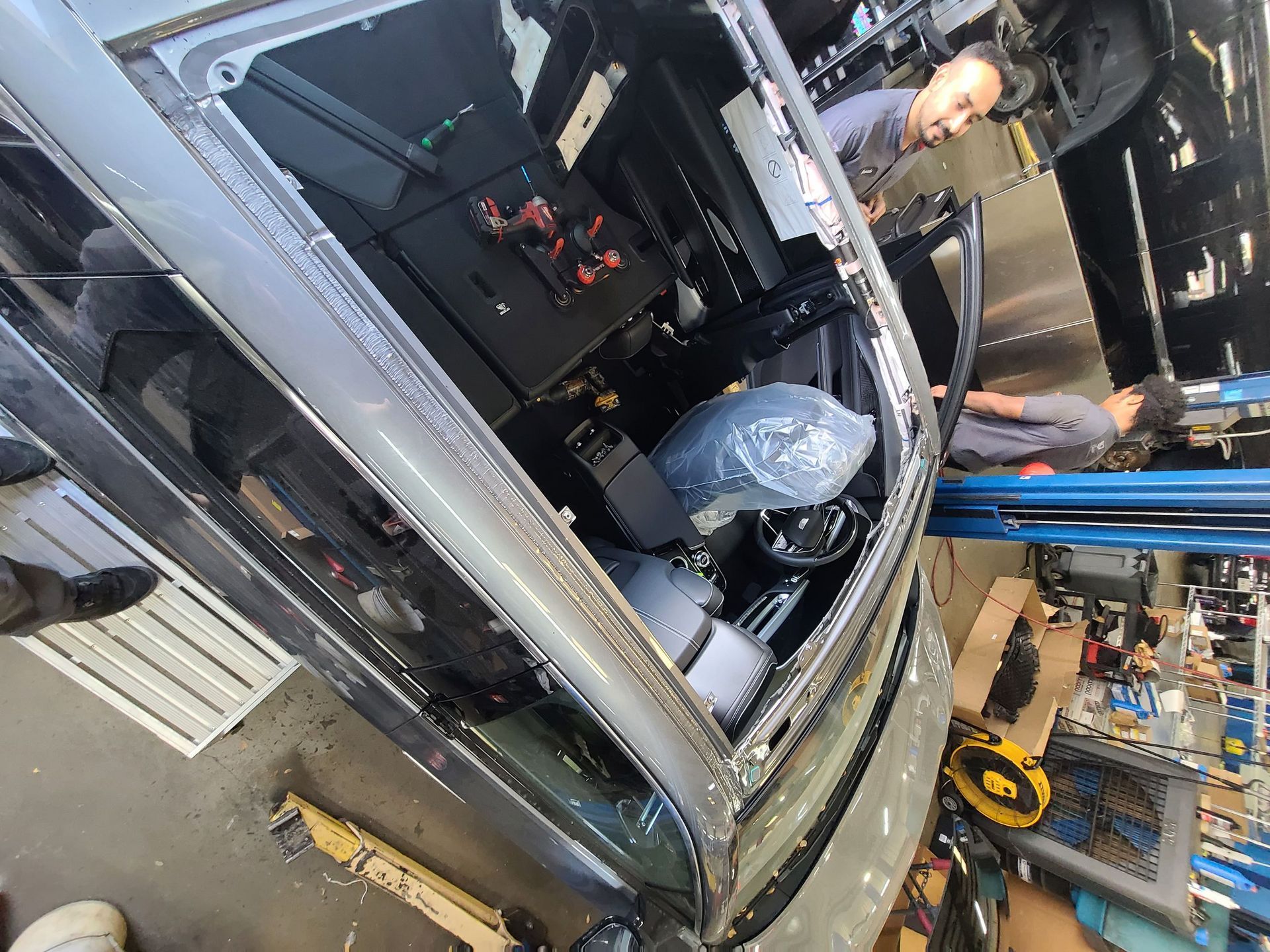 Moonroof repair & replacement in Austin, TX Moonroof repair & replacement in Austin, TX