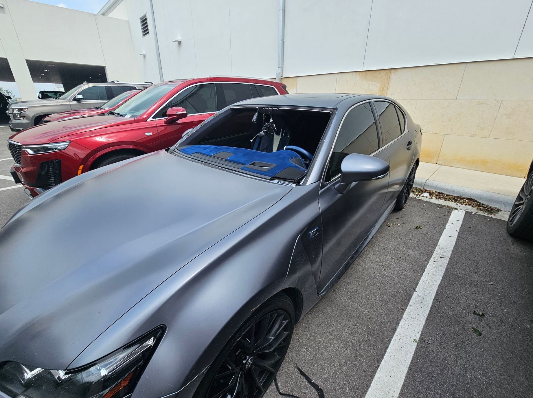 Before mobile windshield replacement in Austin, TX