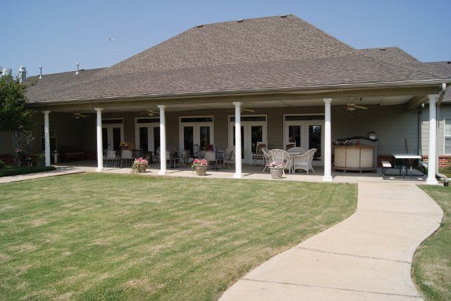 Covered Patio — Arlington, TX — Castle Rock Assisted Living
