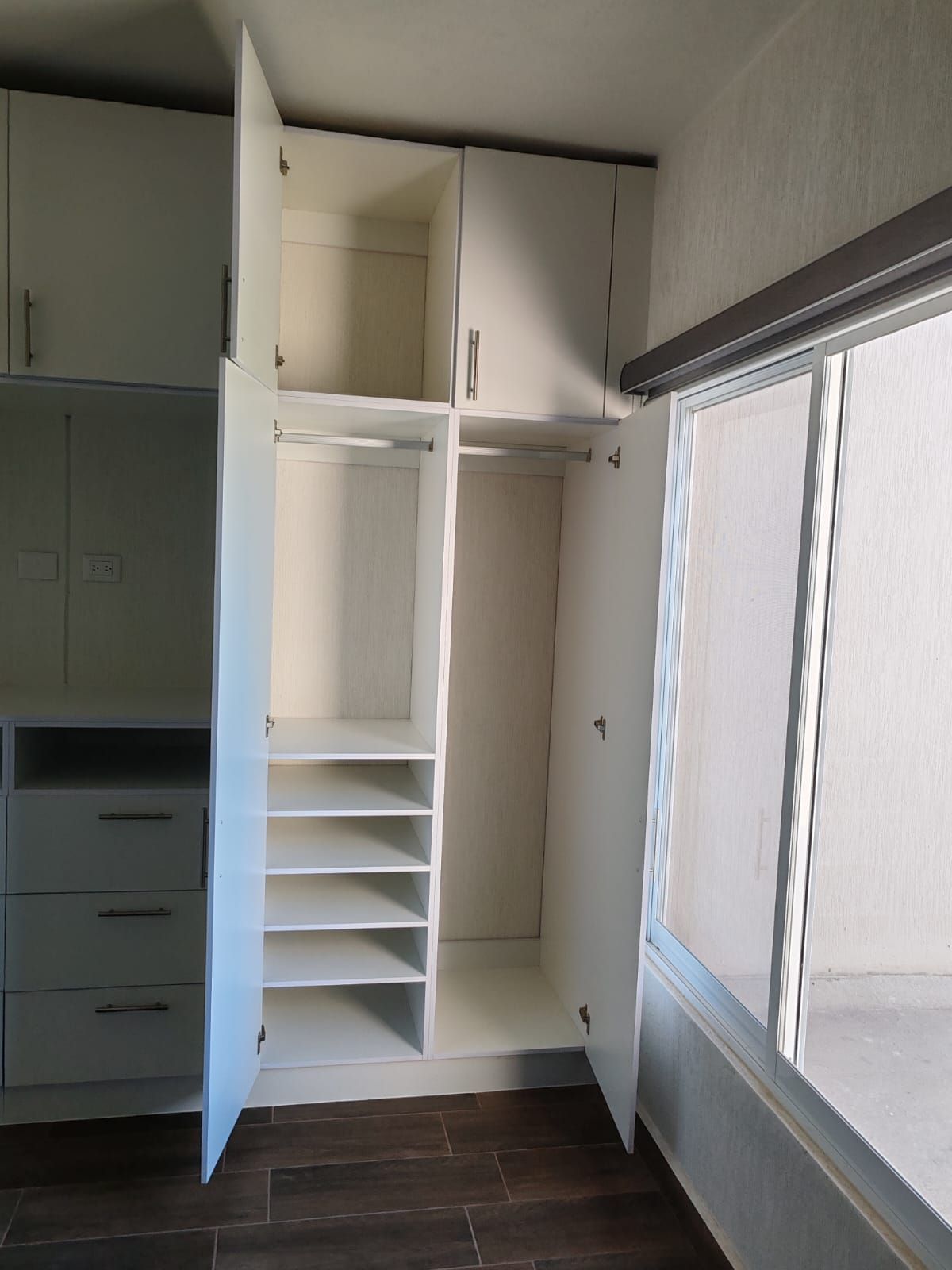CLOSETS