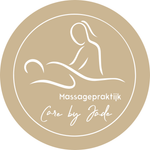 Een logo voor een massagepraktijk genaamd care by jade