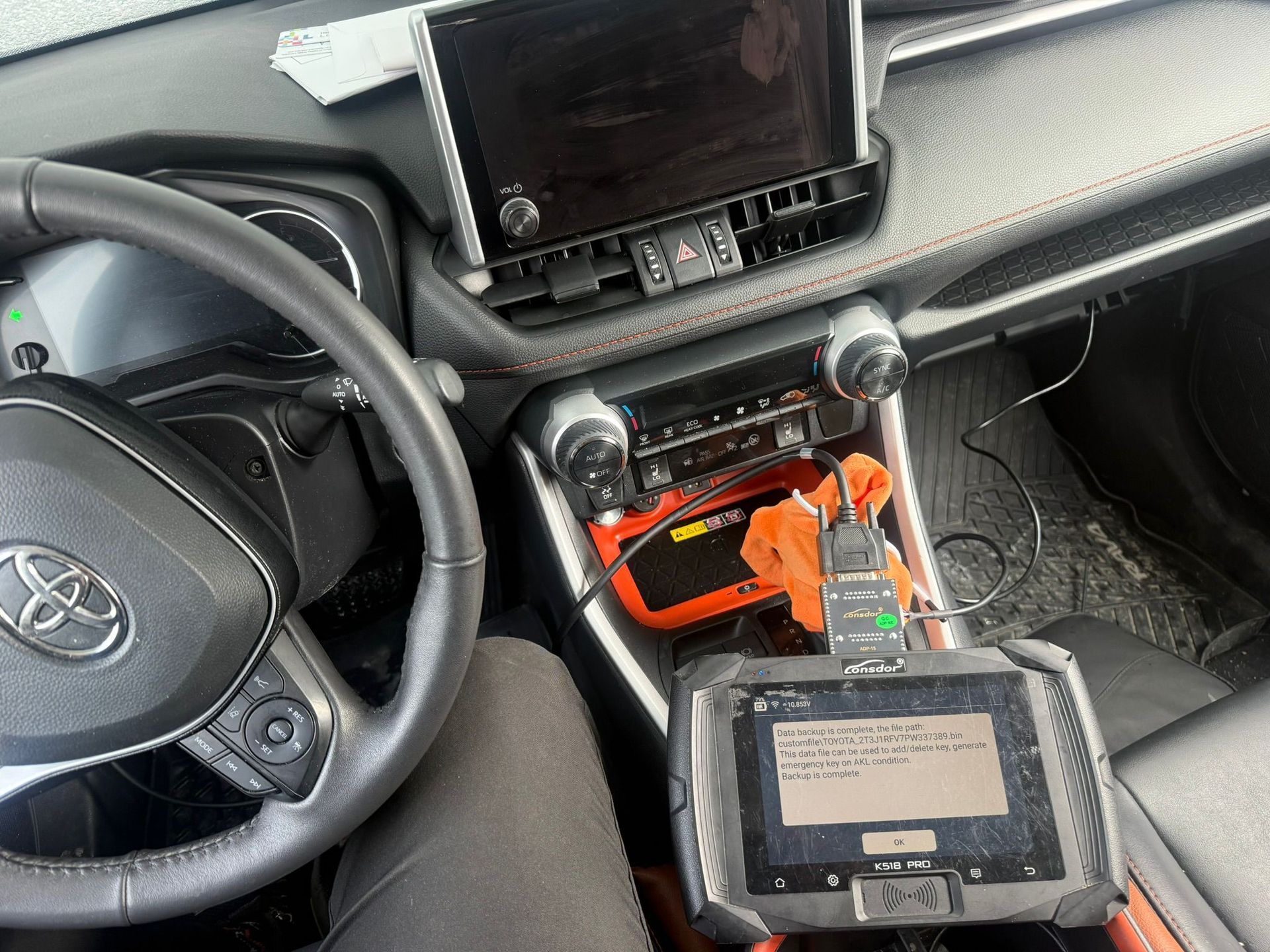 automotive locksmith programming car