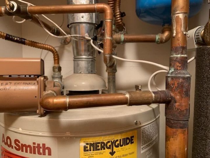 A water heater with the word energyguide on it.