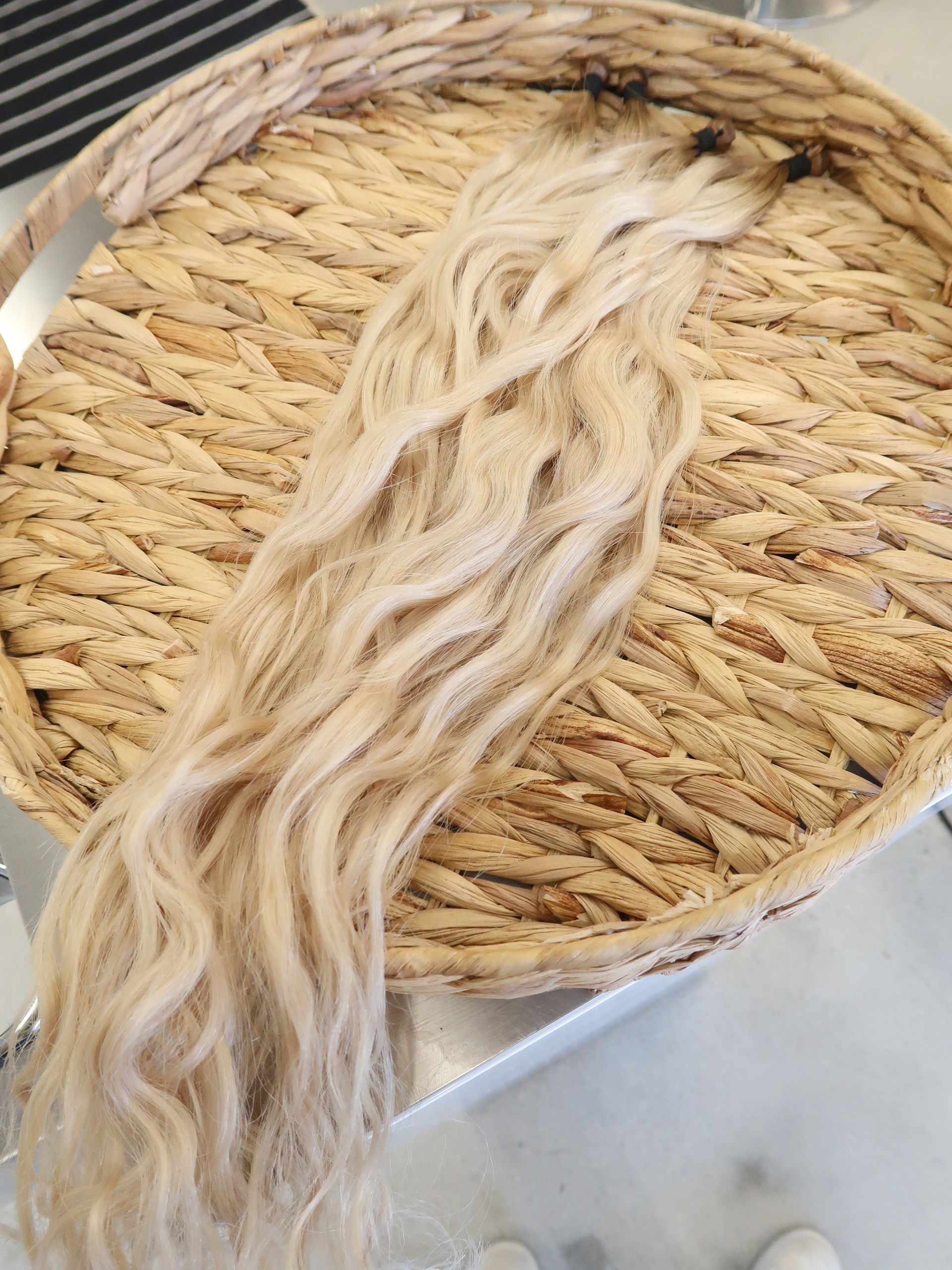 Natasja Human Hair Weft with Wave – Level 10 Natural Warm Human Hair Weft