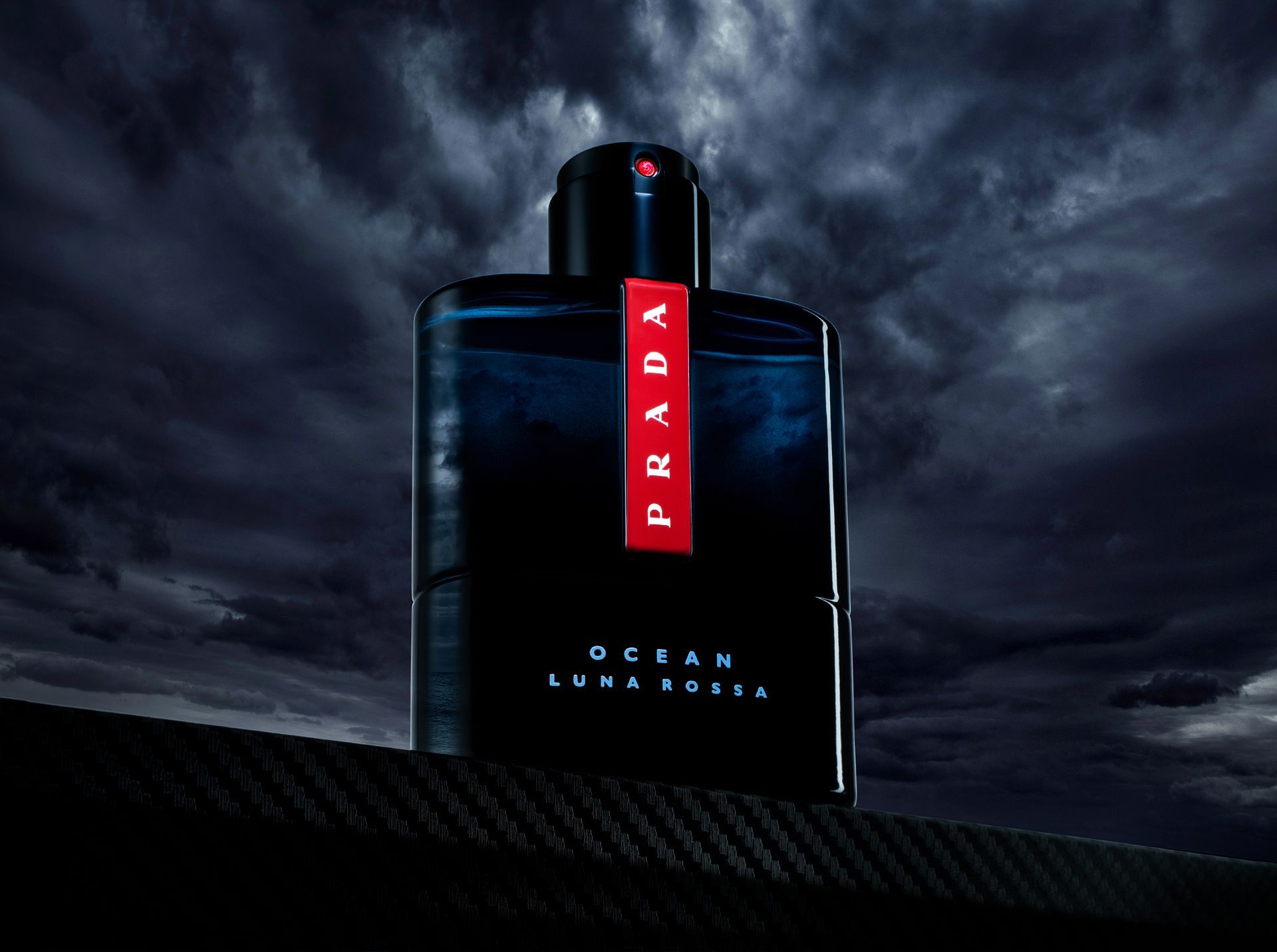 Luxury fragrance photography and video by London-based liquids specialist