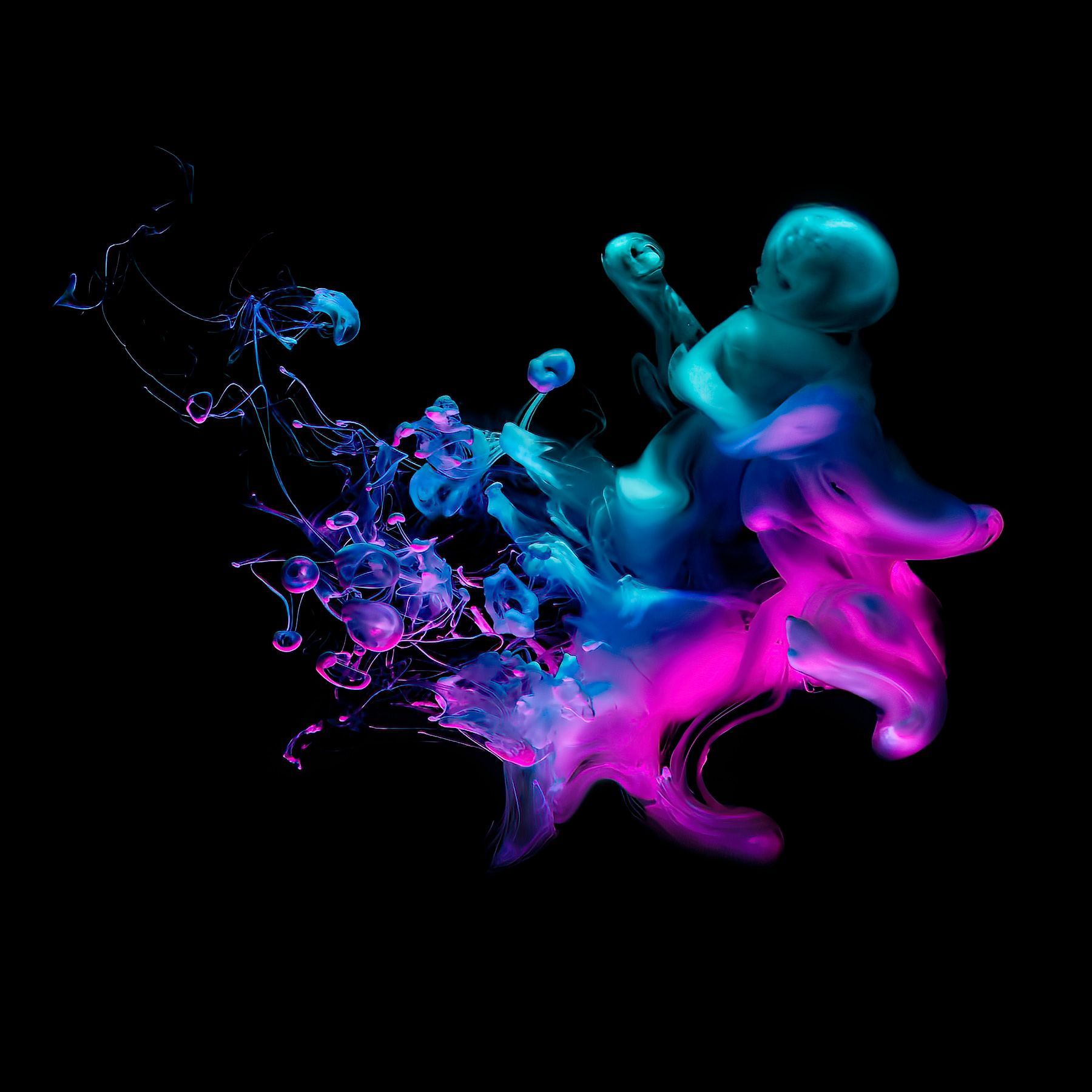 Coloured ink dispersing in water — high-speed liquid photography for advertising campaigns