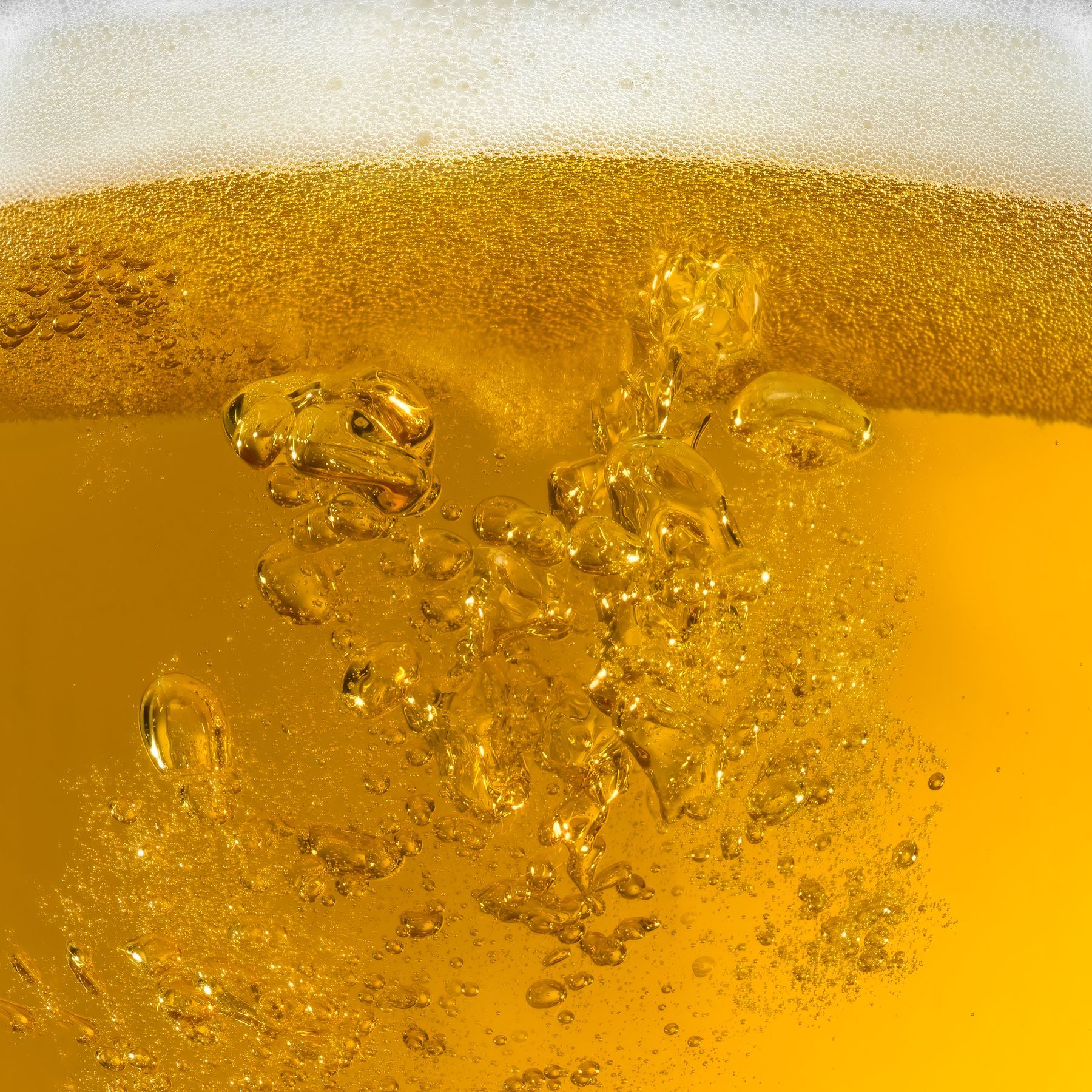 Lager bubbles - commercial photography - Krzysztof Czernecki Christopher Photography London