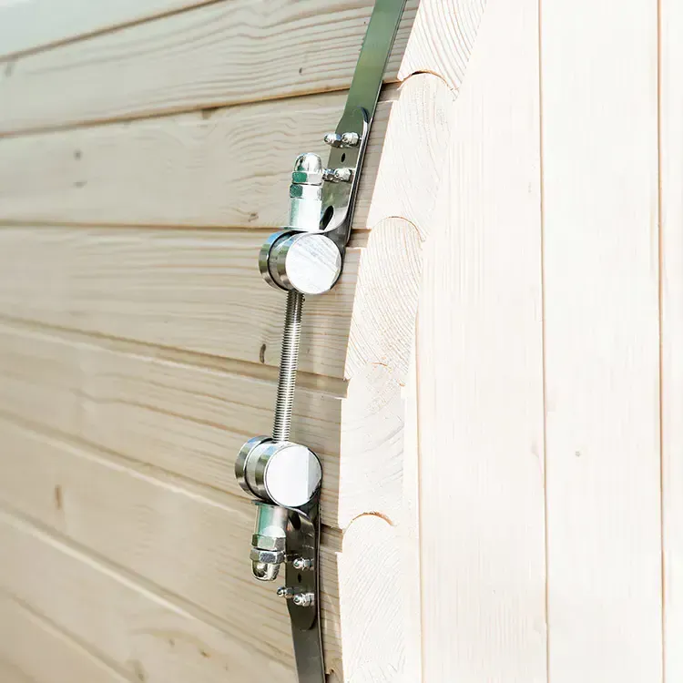 barrel sauna with straps