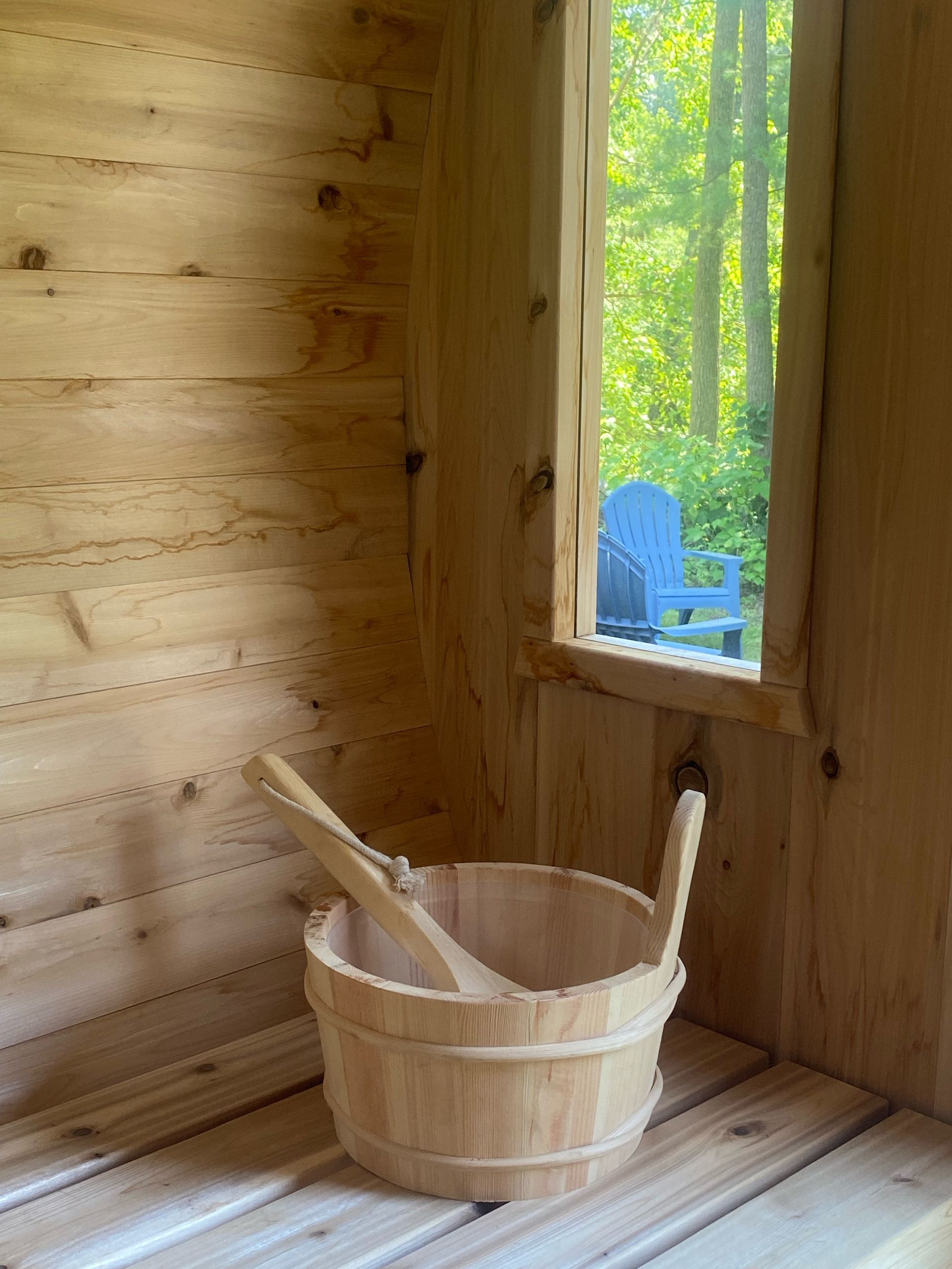 Barrel sauna with front windows