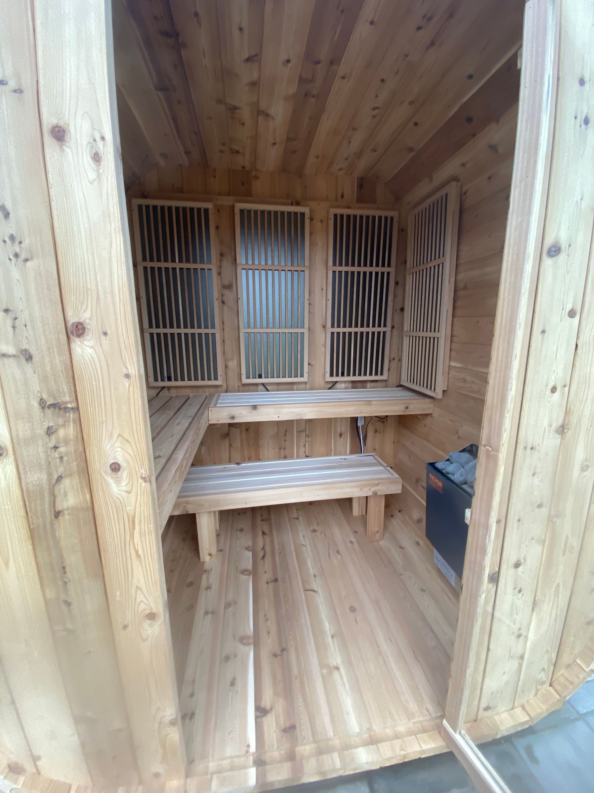 Outdoor infrared sauna for 4 people Uforia