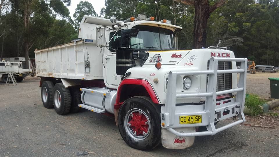 White truck | Forster, NSW | Barnett Earthmoving Pty Ltd