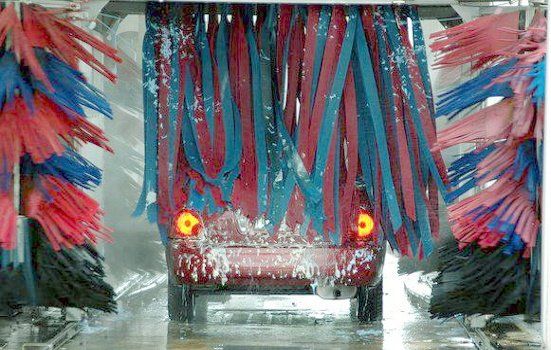 Tunnel Car Wash with Rotating Brushes