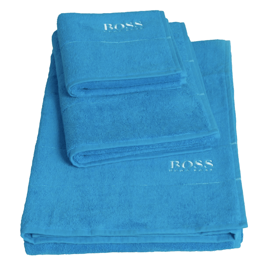 Trois serviettes bleues avec le mot boss dessus