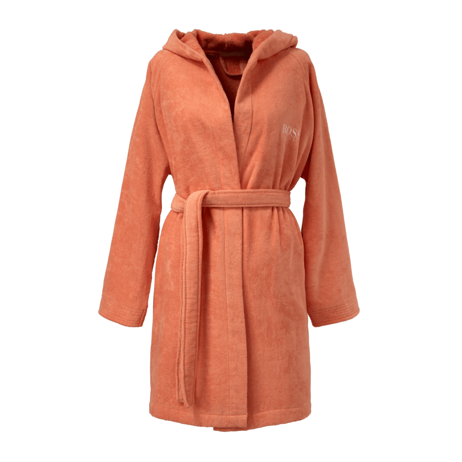 Une robe orange avec une capuche et le mot boss dessus