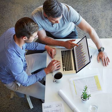 Finance Manager using 6EL∆ to Manage Business Invoices & Aged Receivables, Collect Business Debt at hyper-speed