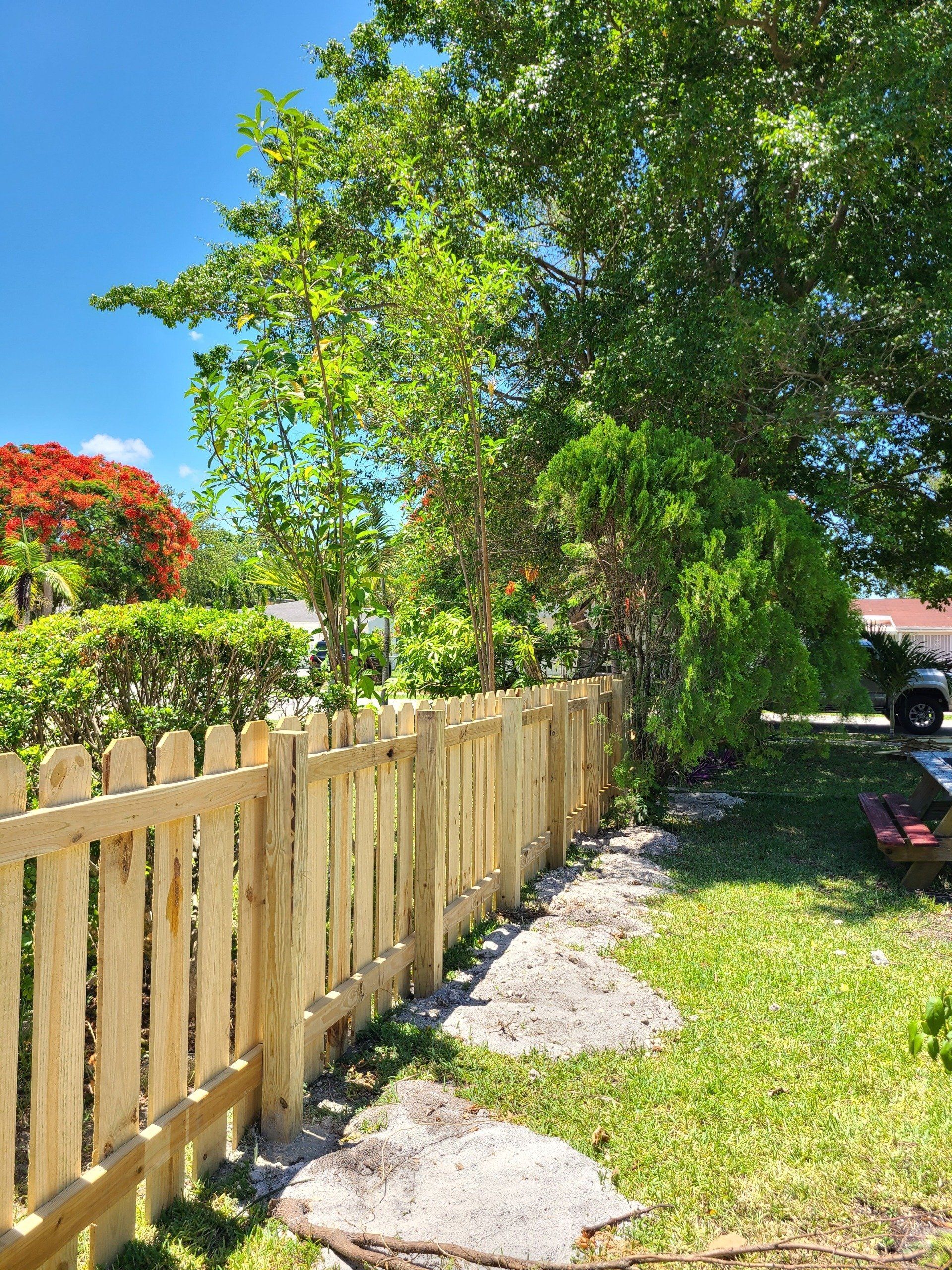 Aluminum Fence Contractor