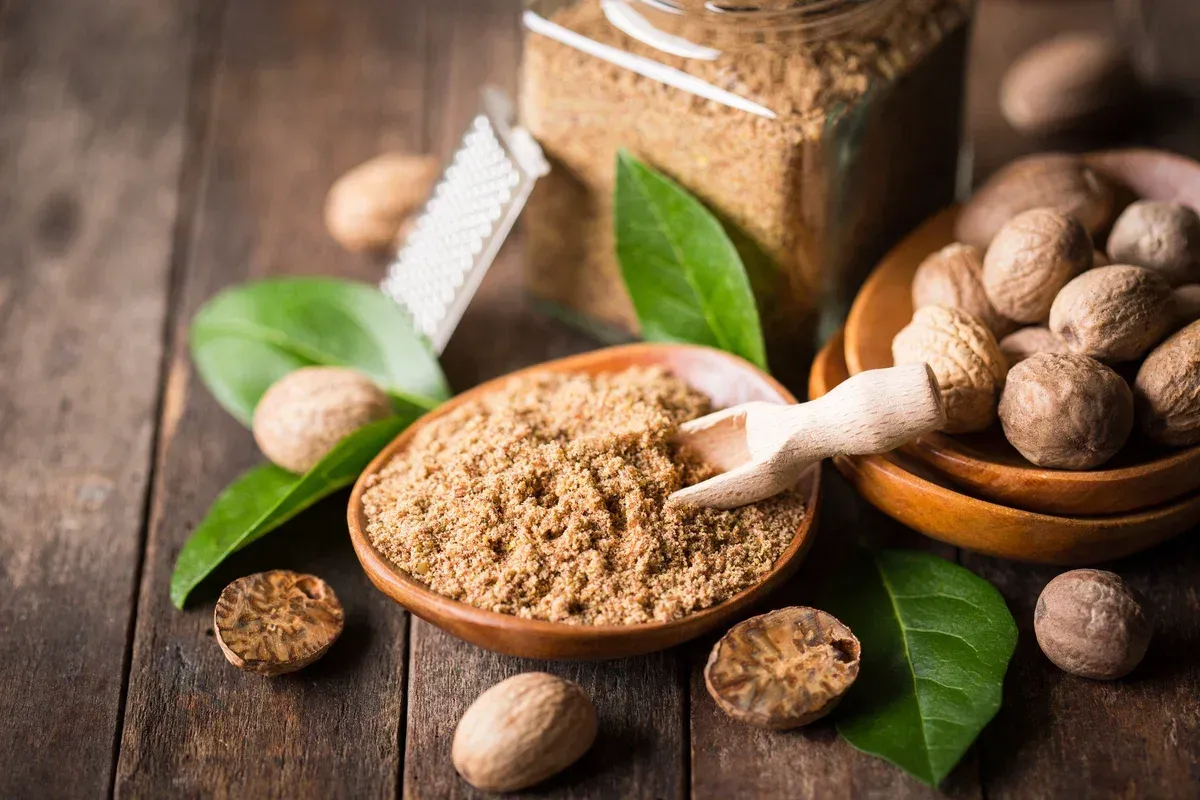 Bienfaits, précautions et astuces: tout savoir sur la noix de muscade