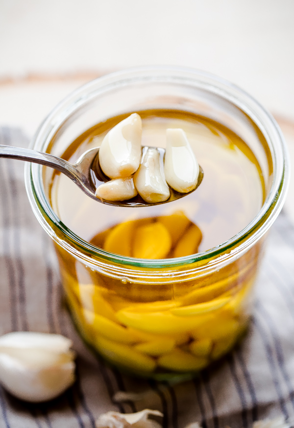 Huile à l'ail : recette facile en quelques étapes 