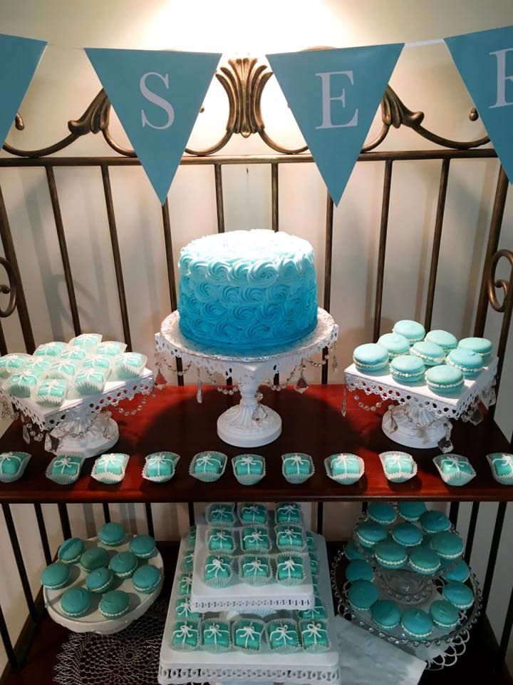 blue rosette cake