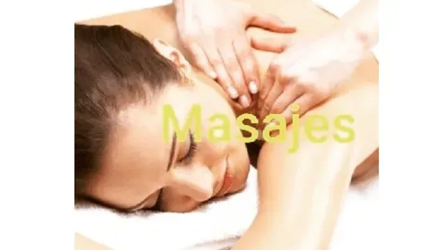 Masaje terapéutico con las manos presionando la espalda de una persona; la palabra 