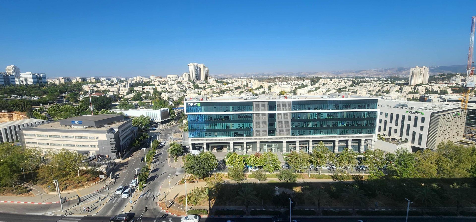 למכירה במודיעין פנטהאוז 5 חדרים ענק במפלס אחד