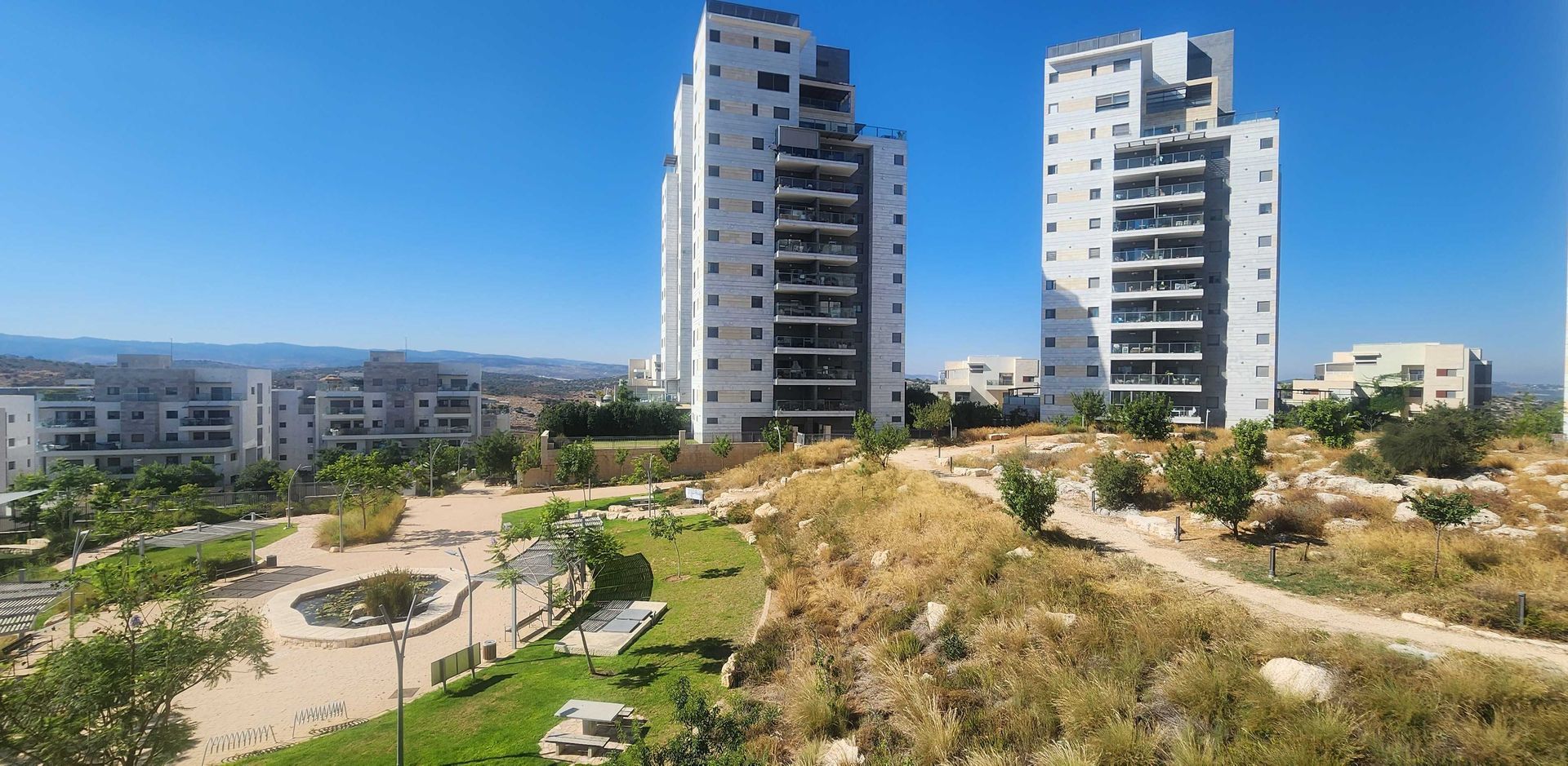 למכירה במודיעין דירת 3.5 חדרים עם מעלית ונגישות מלאה