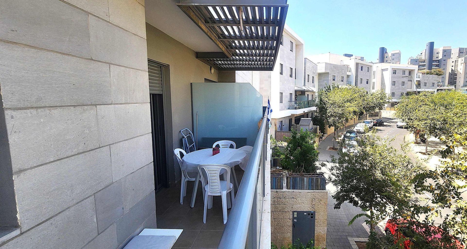 למכירה במודיעין דירת 3 חדרים מקסימה על מעלית ונגישות מלאה