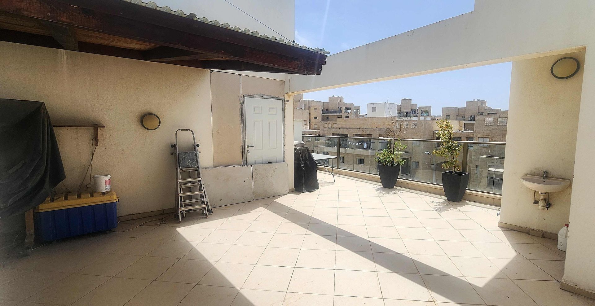 למכירה במודיעין דופלקס 5 חדרים מיוחד עם נגישות מלאה