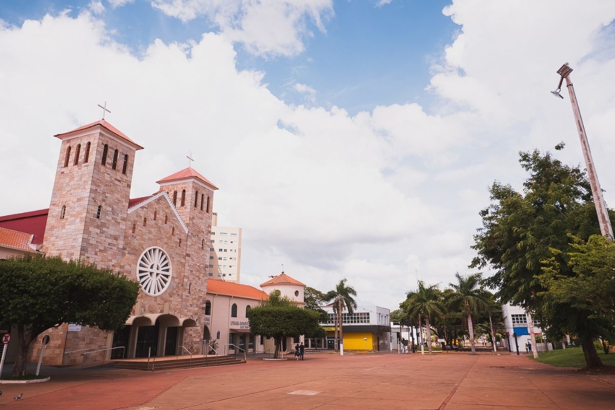 Praça Antônio João na região central de Dourados em Mato Grosso do Sul.