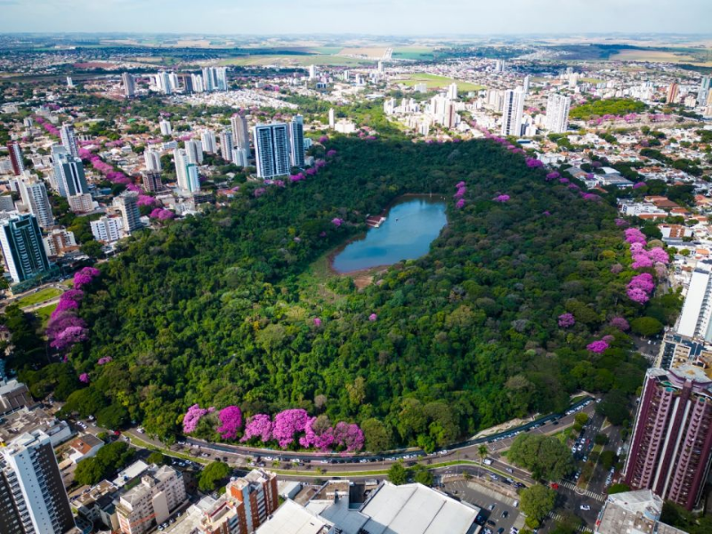 Vista aérea da cidade do parque de Ingá na cidade de Maringá - PR