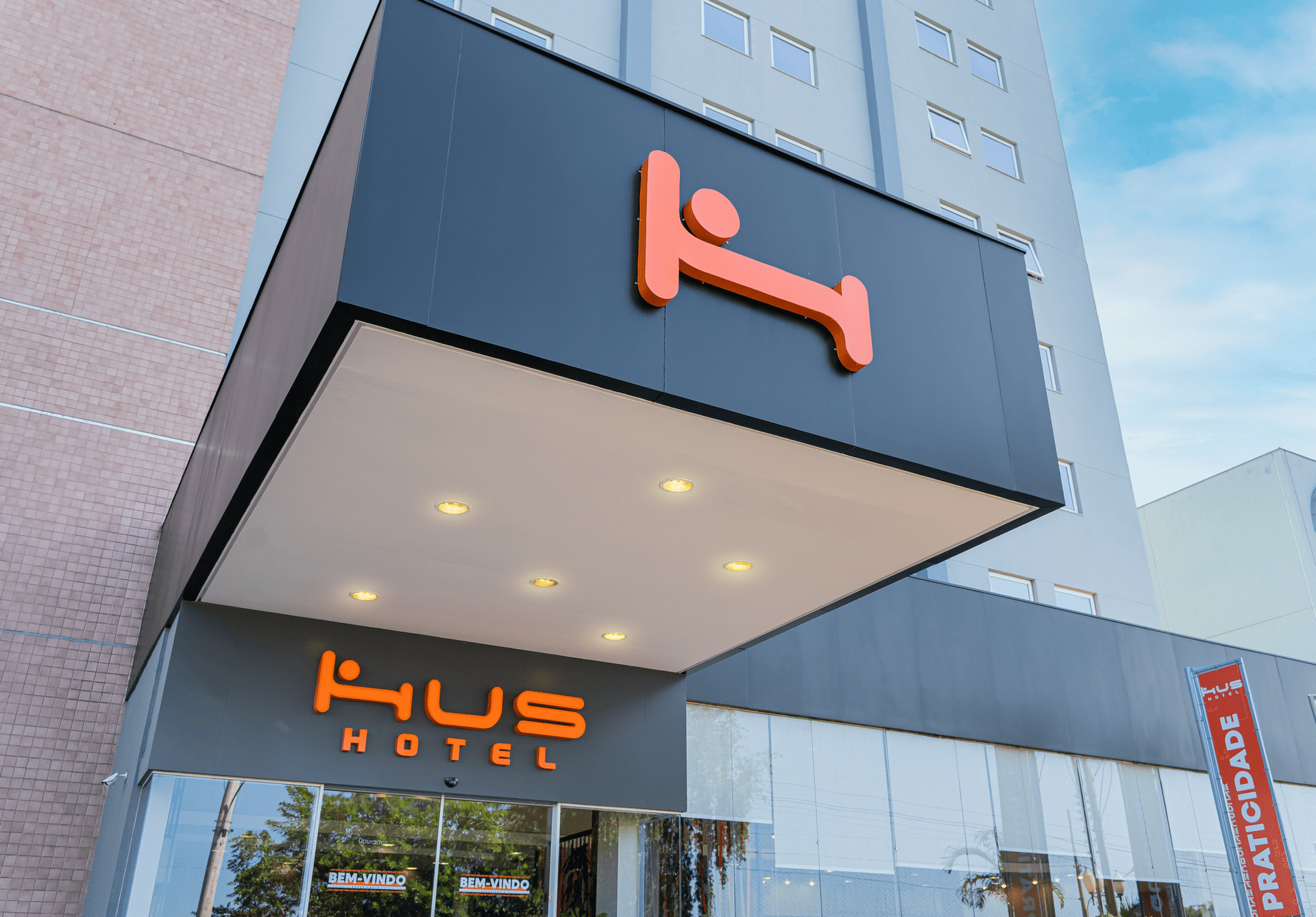 HUS HOTEL DOURADOS