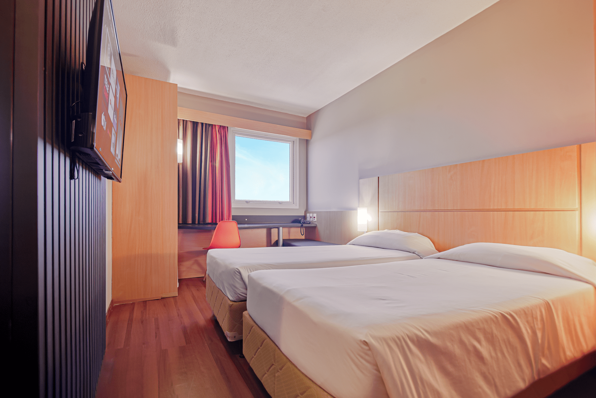 HUS HOTEL DOURADOS
